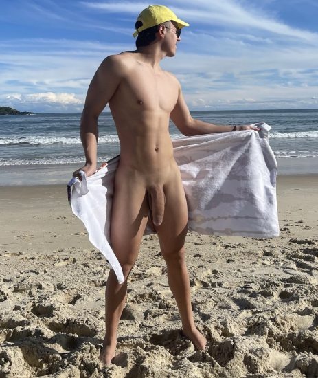 Beach guy showing huge cock