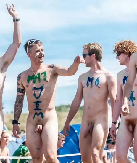 Nude guys at Roskilde